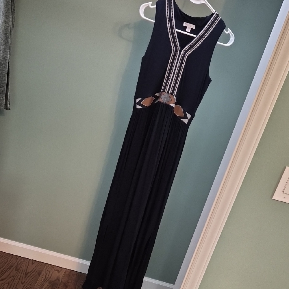 Chic Blue Maxi Dress with Embroidered Details